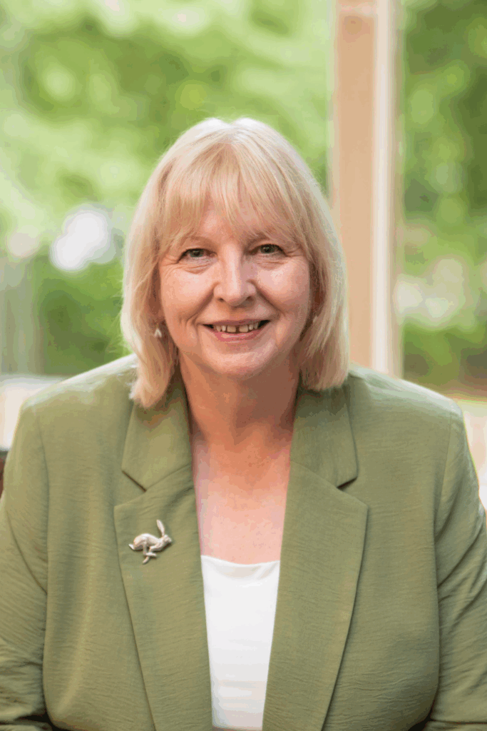 Jennifer Slater chair shot edit